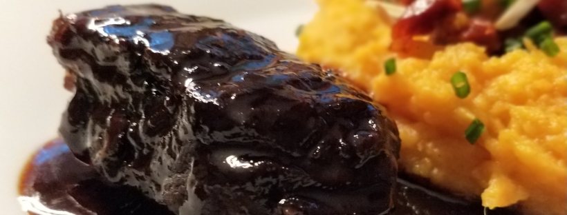 Schweinsbäckchen mit Süßkartoffel-Kürbis-Püree