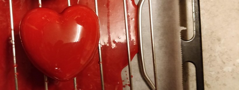 Erdbeerherz mit Zitronen-Basilikum-