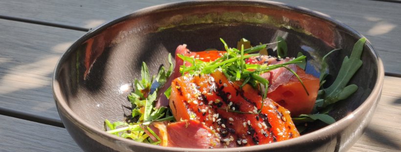 Gegrillte Wassermelone mit geräucherter Gänsebrust